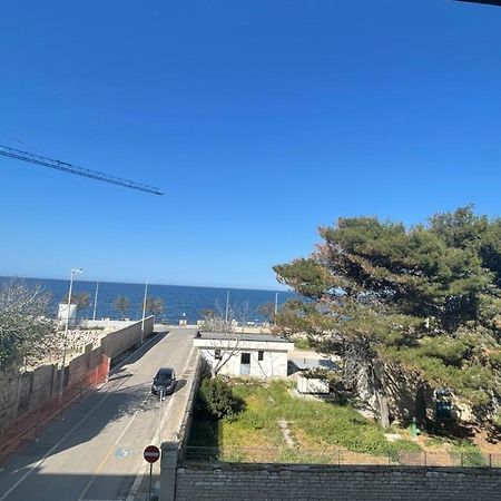 La Finestra Sul Mare Apartment Джовинацо Екстериор снимка